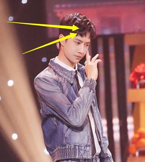 王一博上台前不洗头,刘海都油的"分叉",网友:偶像真不长这样_形象