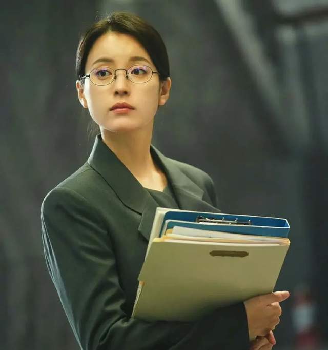 韩孝周获首个网剧视后,获奖感言惹争议,韩国网友指责其没有良心_弟弟