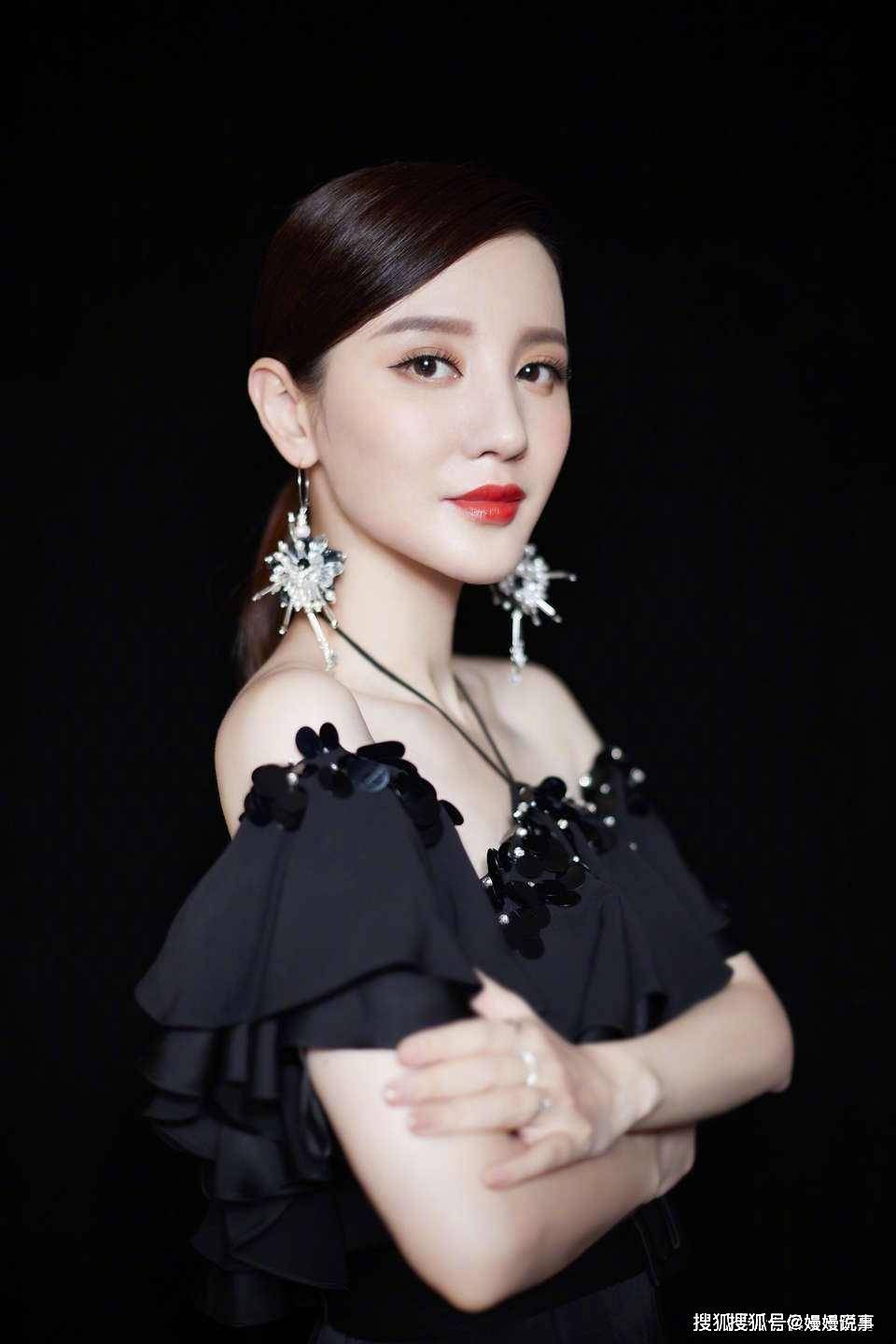 张萌,着实饱满性感让人喜爱!_观众_演艺圈_演技