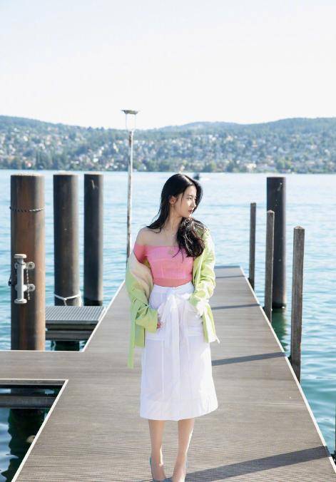 刘亦菲夏日海边写真,粉绿配色清爽范,这是什么人间仙女_小龙女_天仙