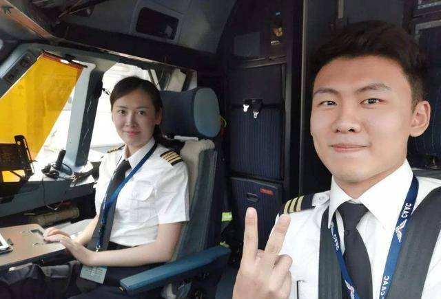 国航第一位女机长:24岁跟飞,28岁晋升机长,美貌与实力并存_王峥_飞行