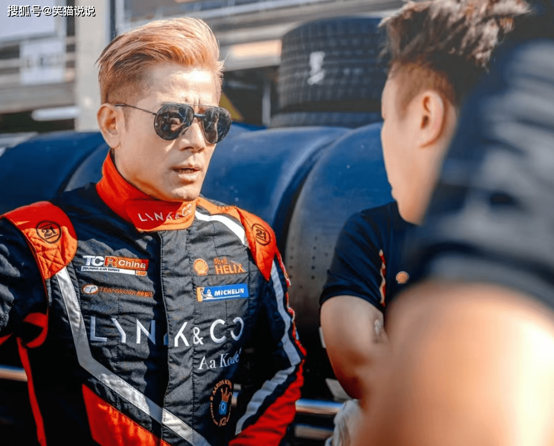 58岁郭富城现身澳门赛车:身材匀称状态佳,怼脸拍生图好帅气!_网友_照