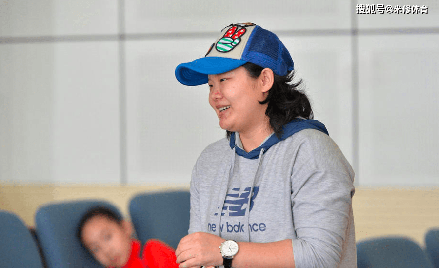 现在,程菲35岁了,她平时非常低调,很少公开露面.