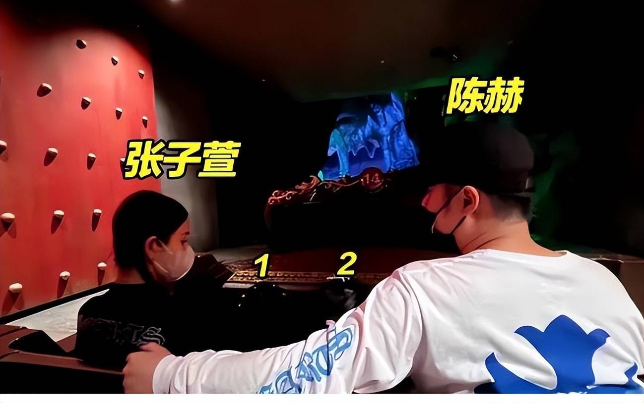 陈赫一家游迪士尼,39岁张子萱打扮惊艳,女儿一起出镜!_网友_孩子_感觉