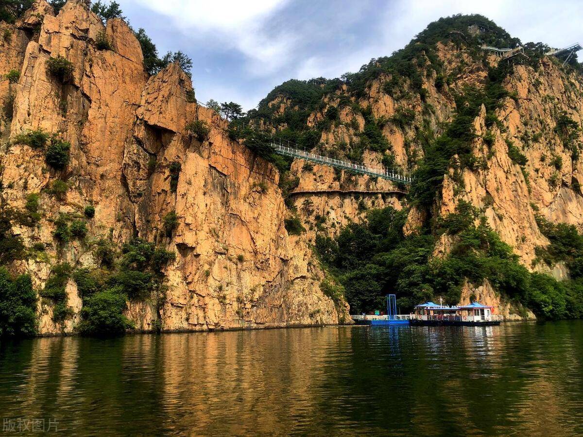 桓仁虎谷峡风景区图片