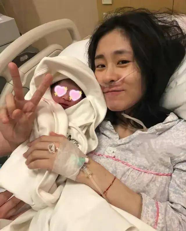 郭碧婷被赞比张碧晨聪明,不去父留子,要公婆,夫妻绑定彼此照应_向佐