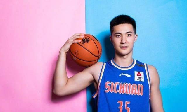 朱松玮正式回归中国篮坛,联手cba名帅冲击总冠军_联赛_球员_香港