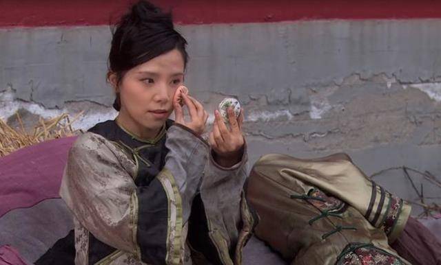 甄嬛传:祺贵人被乱棍打死时,谁注意到她的脚?