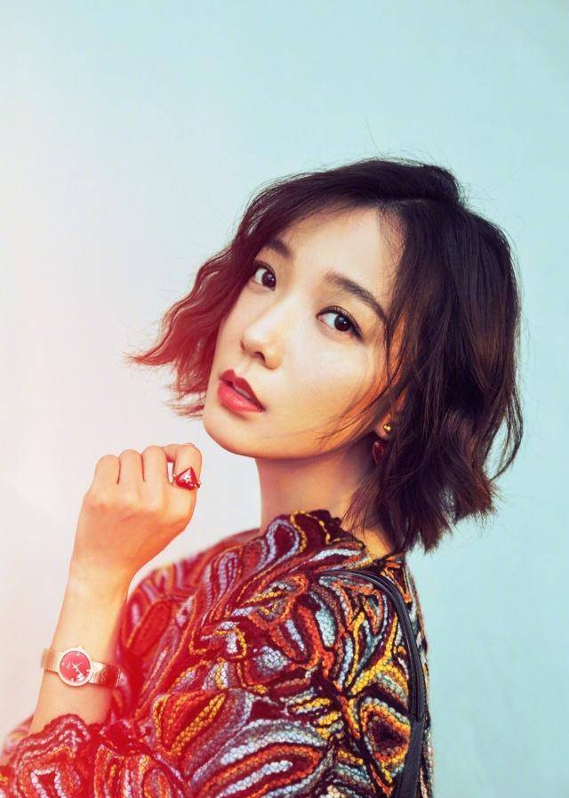 王珞丹剪波波头造型美呆了,颜值衣品飙升,34岁活出了24岁少女样_气质