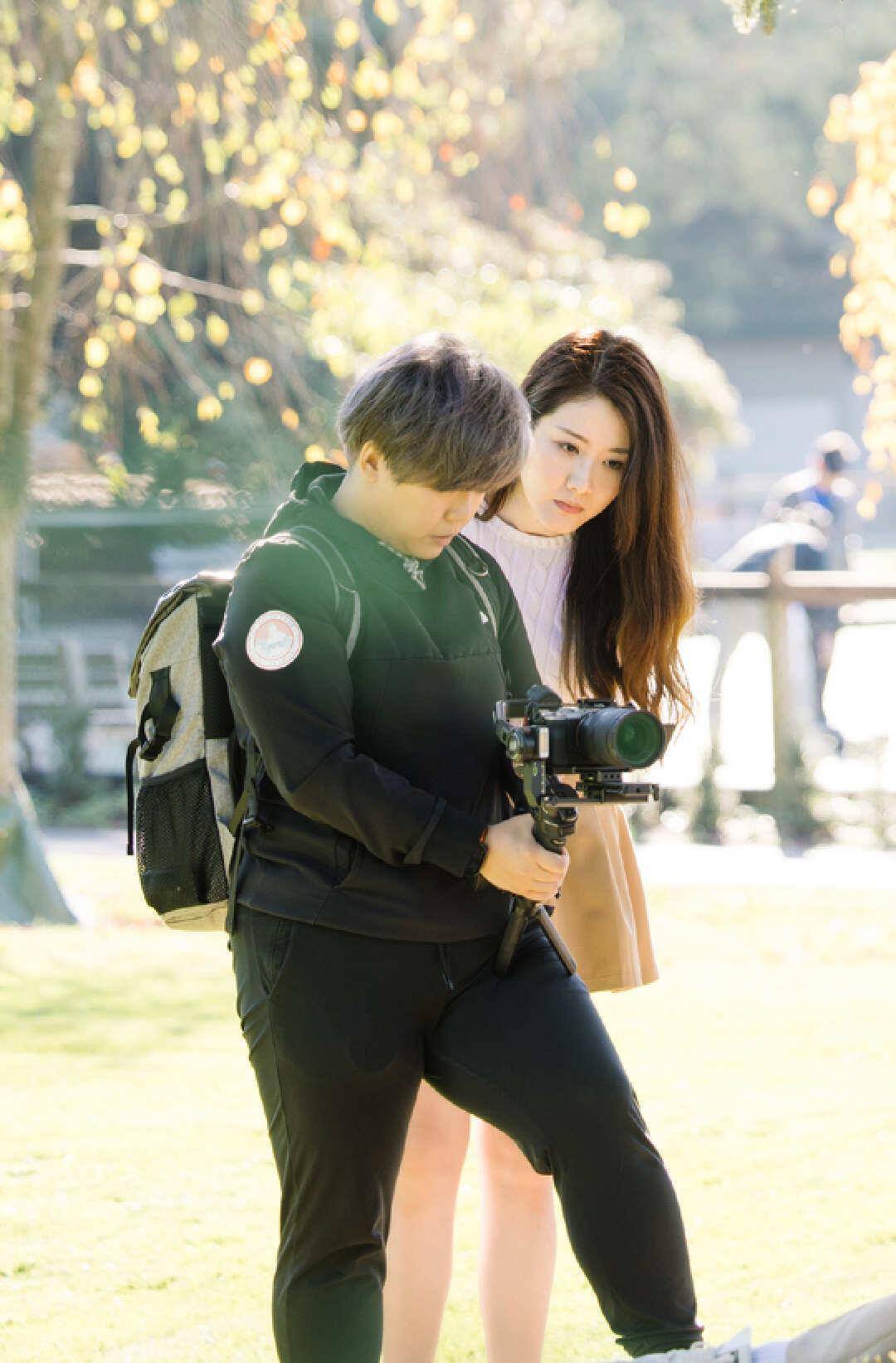 邀韩国型男合作,被网民误会官宣恋情_邓佩仪_观众_机会