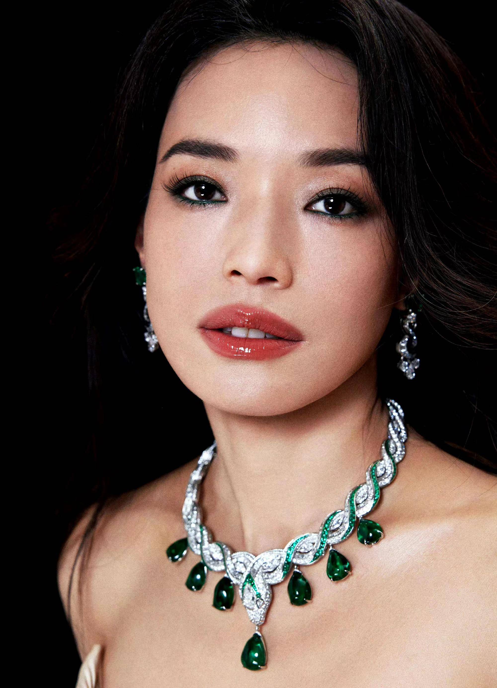 舒淇穿渐变裙晚宴上跳舞,状态哪像快50_活动_宝格丽_礼服