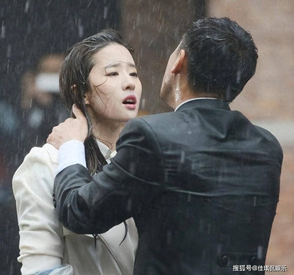 刘亦菲彭冠英最新新剧吻戏曝光,画面超欲 网友热议不休!