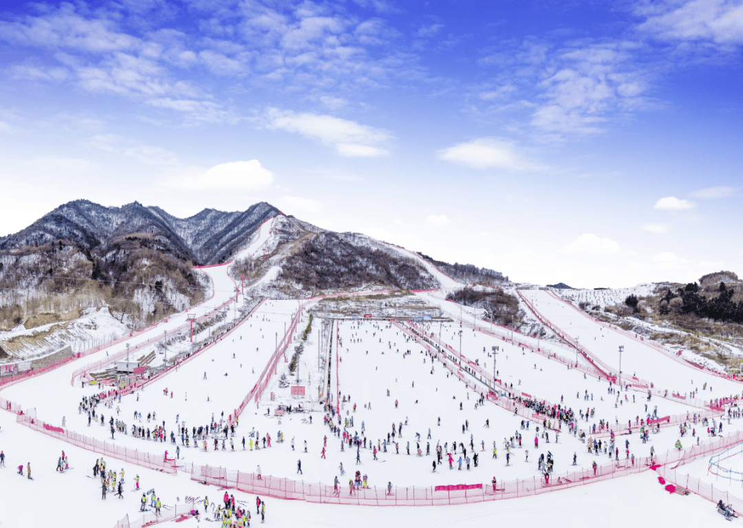 赏冰滑雪趣铜川,开启欢乐新雪季!_冰雪_陕西省_冬日