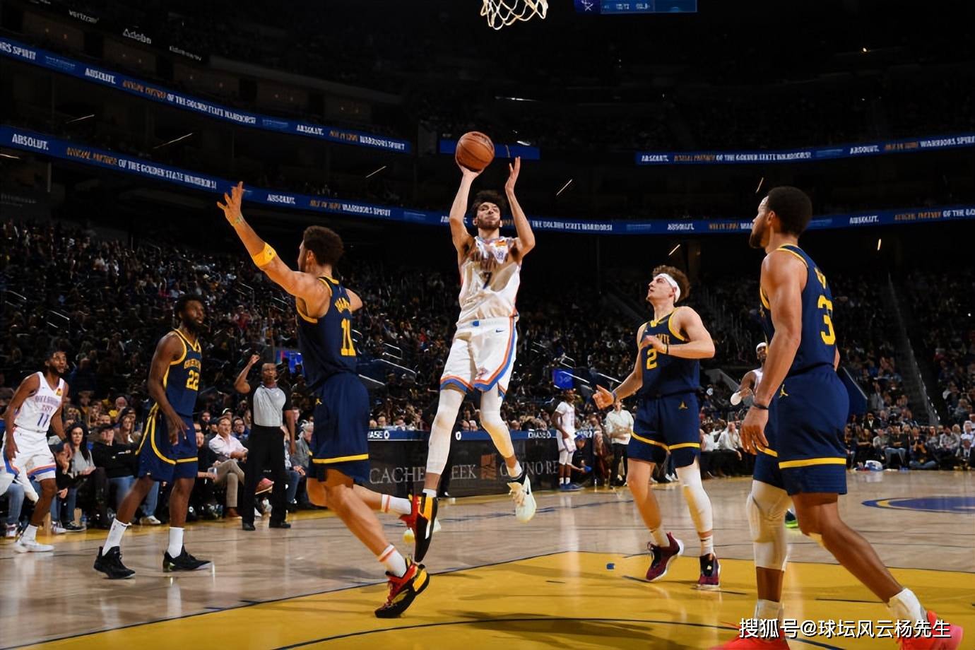 雷霆130-123战胜勇士,霍姆格伦3分绝平,雷霆双杀勇士6连败_比赛