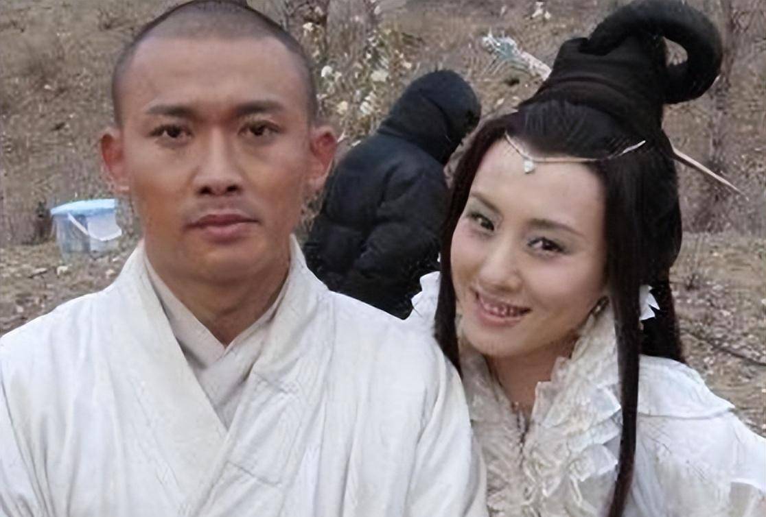 沈傲君和孙红雷刚刚拍完吻戏后,她悄悄对导演说:再拍一场吻戏_聂远