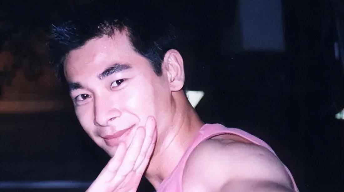 赵文卓和张伟丽过招,张被赵踢了一脚!实战中两人谁更厉害?