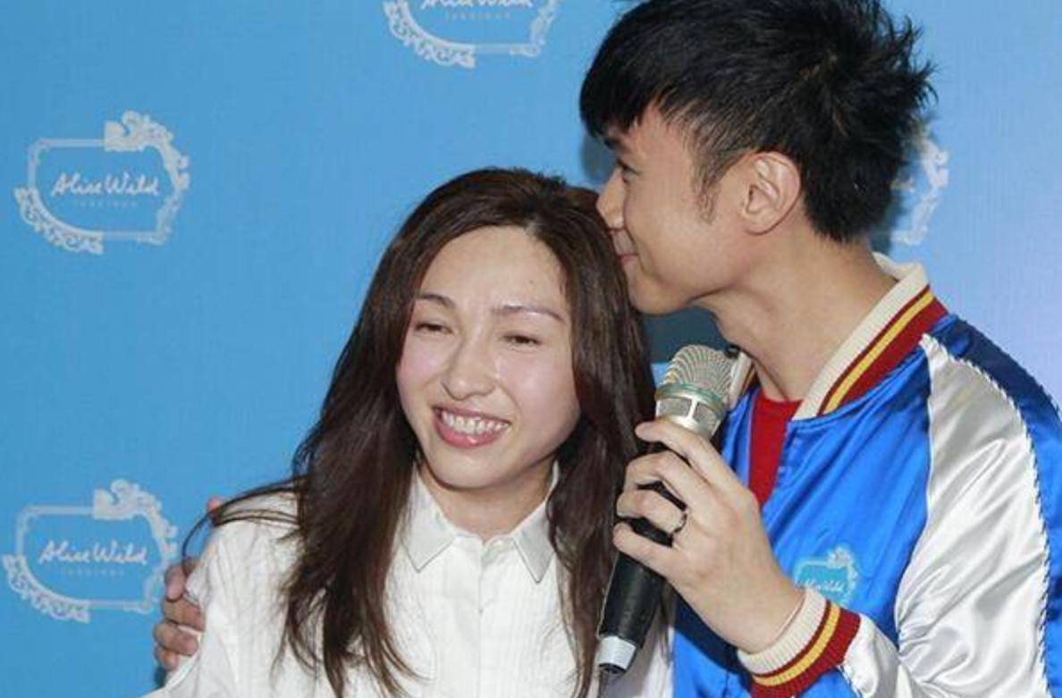 她高龄产子,而他是这样做的,我承认我羡慕了_古巨基_陈韵晴_俩人