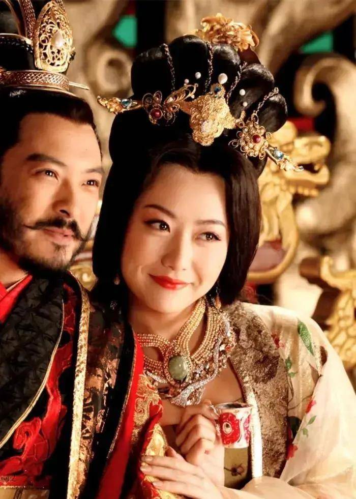 连胡歌都不敢直视_白冰_中央电视台_萧媚娘