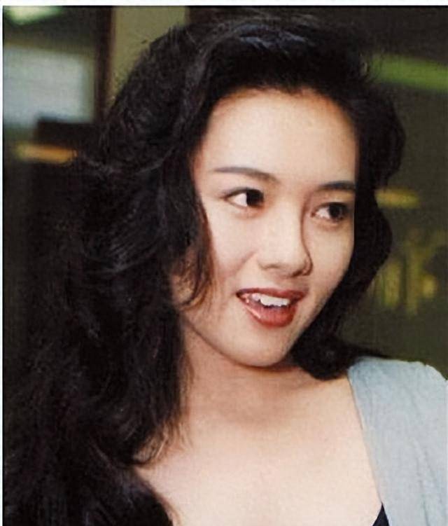 "艳星"李丽珍:三级片的代表作火遍大街小巷,三点全露有多拼_人生_故事