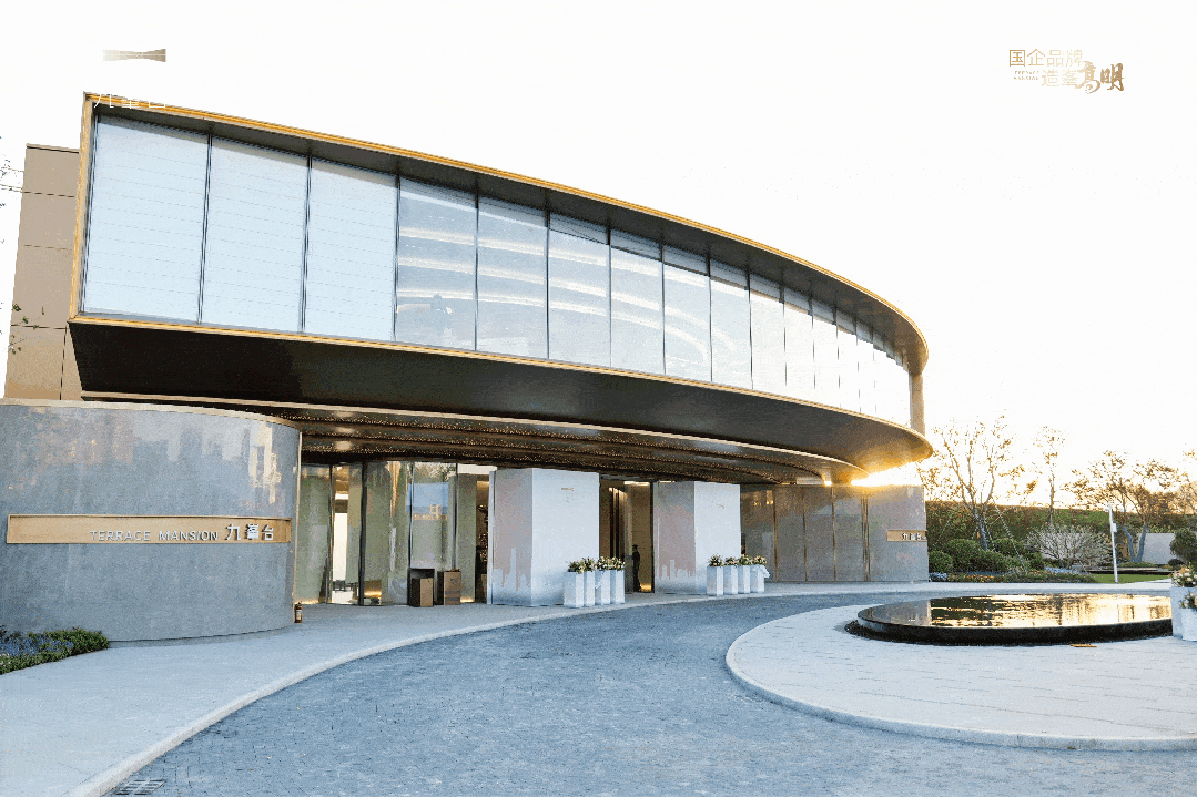 门前的港湾式落客区,给予星级酒店式的归家礼仪,彰显每一位业主身份