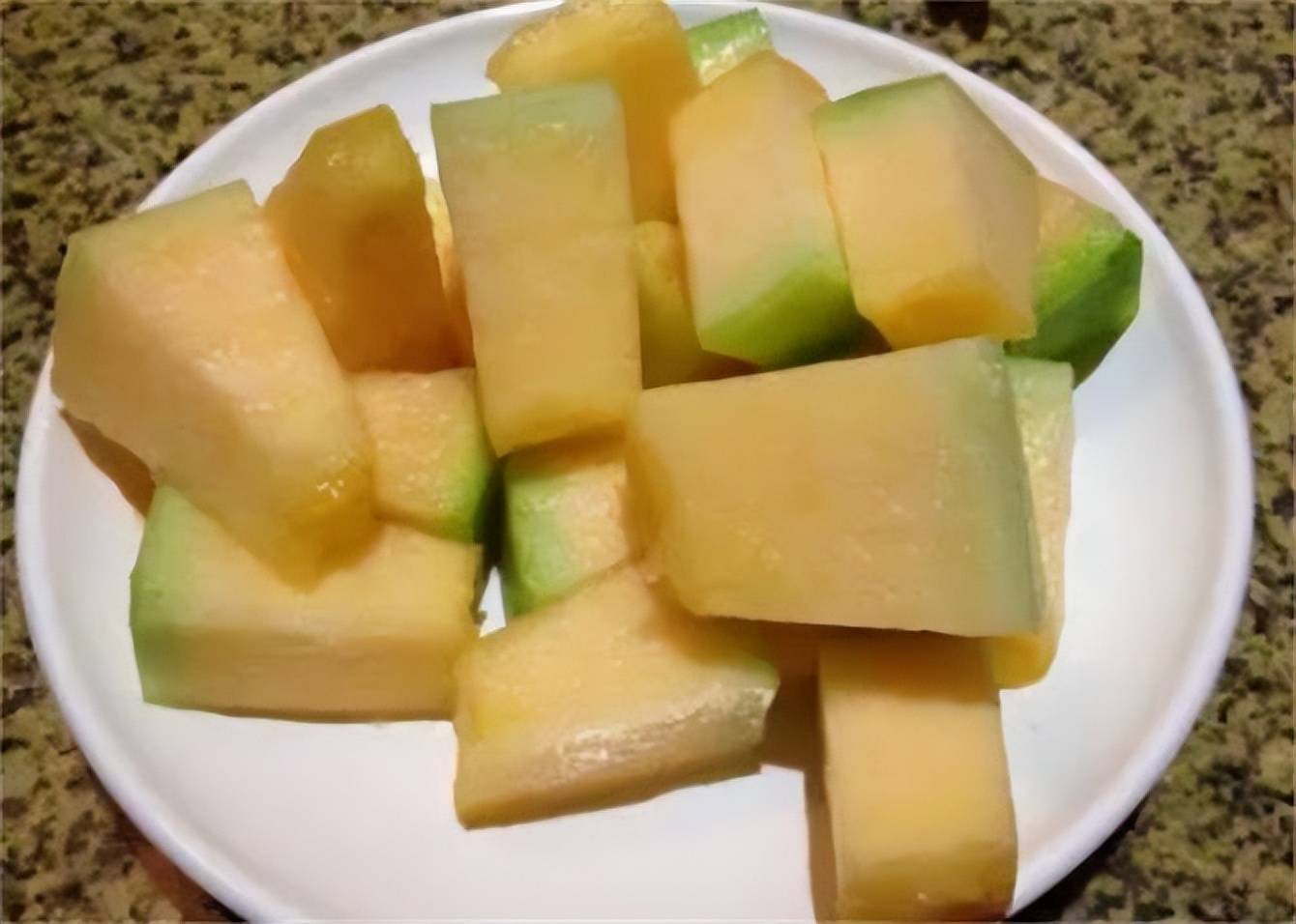 哈密瓜有点苦能吃吗?_食用_苦味_果实