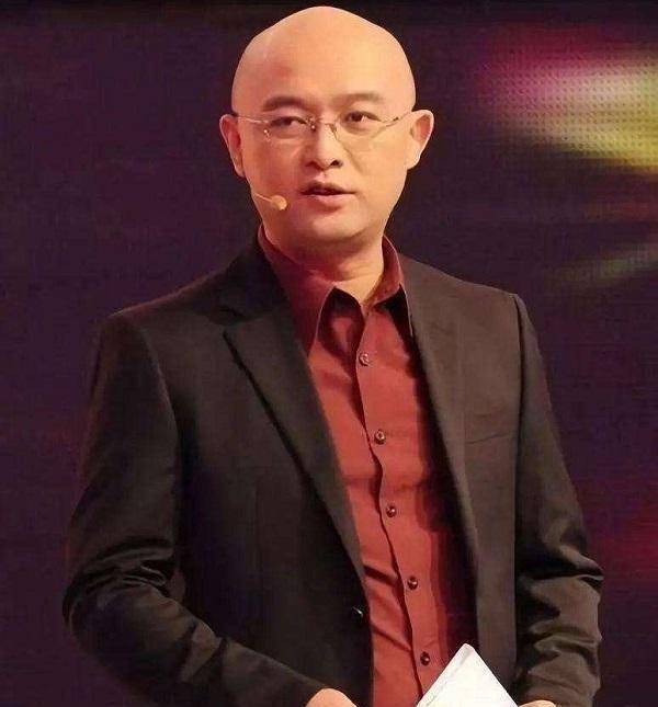 孟非近日,孟非突然在网上晒出一张自己躺在病床上的照片.