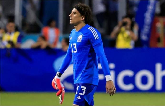 萨勒尼塔纳门将吉列尔莫·奥乔亚已被墨西哥国家队除名_比赛_右肩