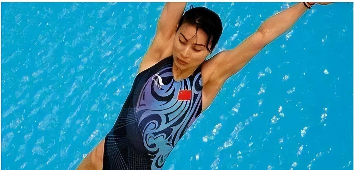 女运动员穿比赛服露出三角区,遭全网侮辱:太恶心了!