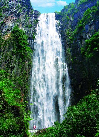 百丈漈是一处集自然风光,人文历史和科学考察于一体的综合性风景区