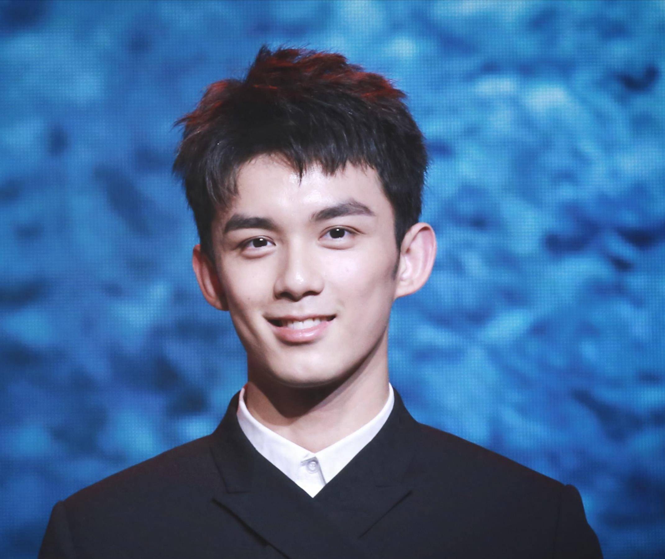 吴磊:海报被撤,直播被叫停,戏份被删,走到今天到底是谁的错?