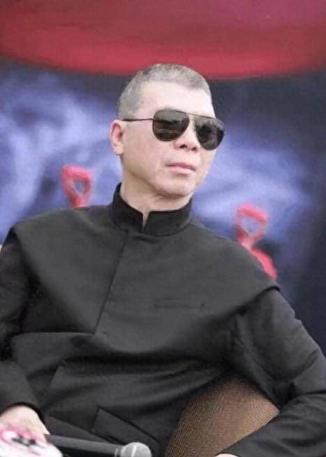 冯小刚的"风流韵事",无数女星主动投怀送抱:冯裤子的爱情故事_张娣