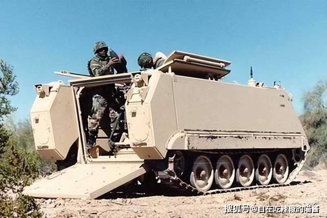 10輛wz551型裝甲輸送車,是我國採用了道依茨出品的風冷柴油發動機還將