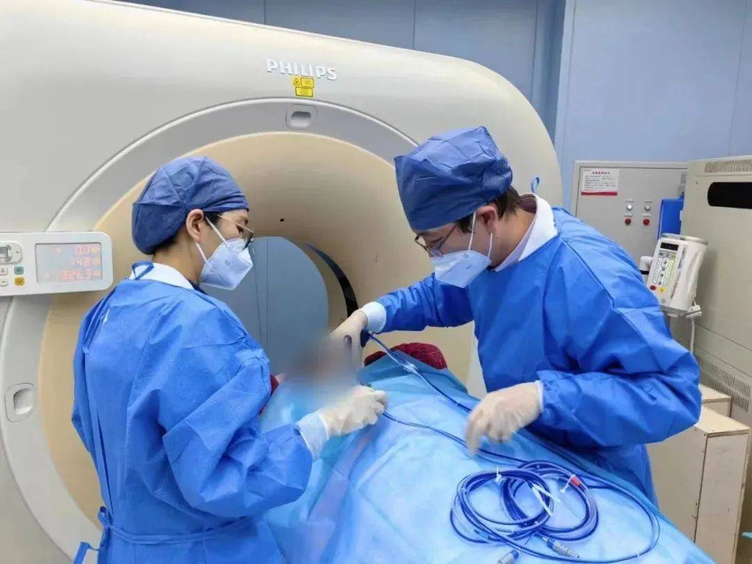 聚力同行 护航"健康呼吸"——记西安国际医学中心医院胸科医院团队