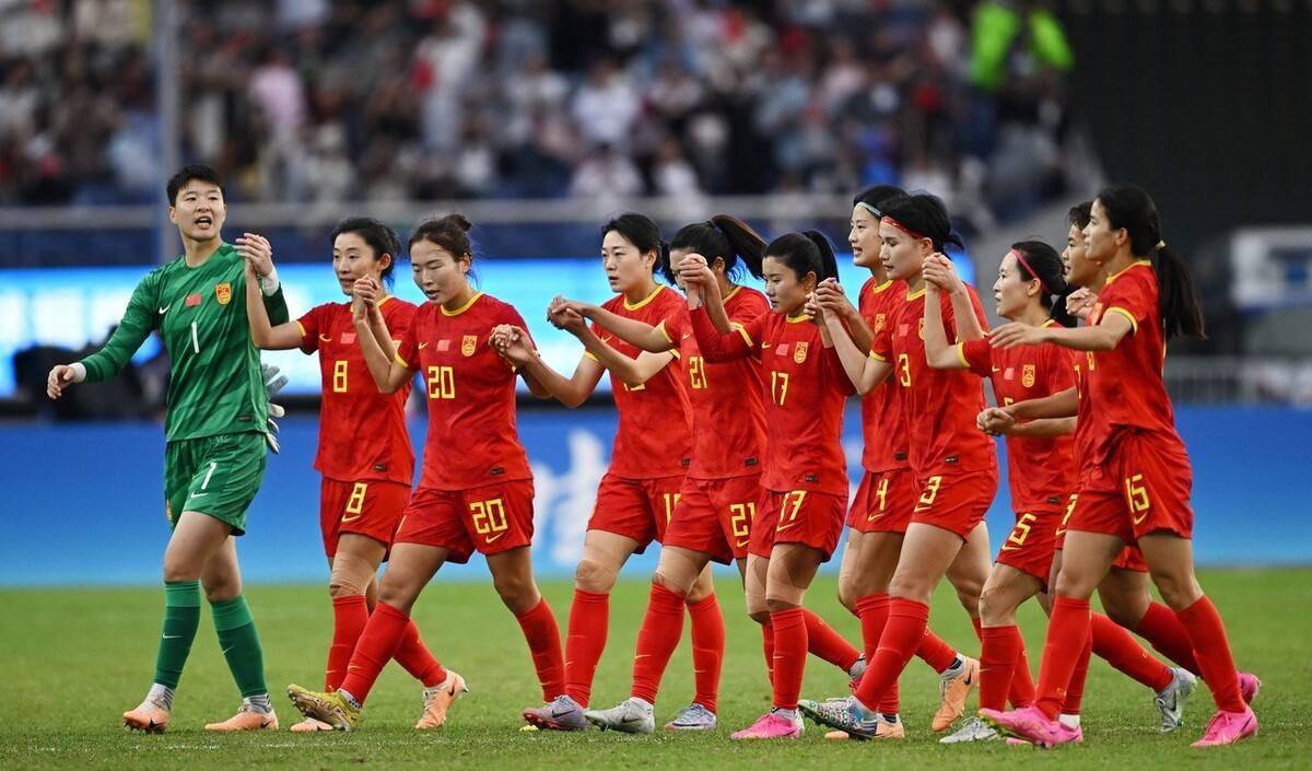 女足公布集训名单,弃将回归 老将出局 新帅公布首秀确定_中国女足