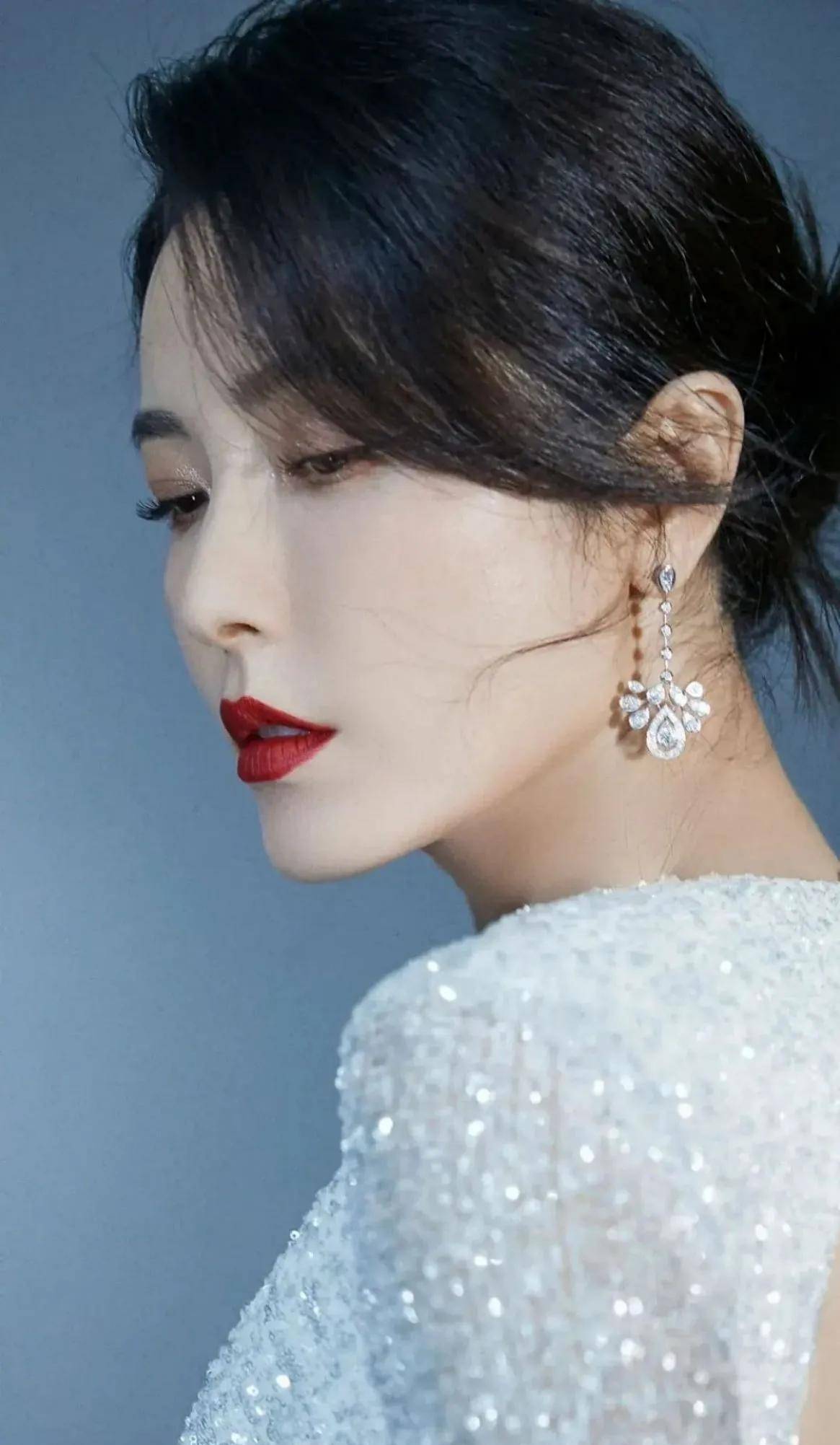 曾黎精美写真集优雅迷人_个性_性格_五官