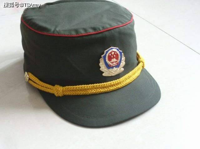 中国公安74年的警帽变迁史