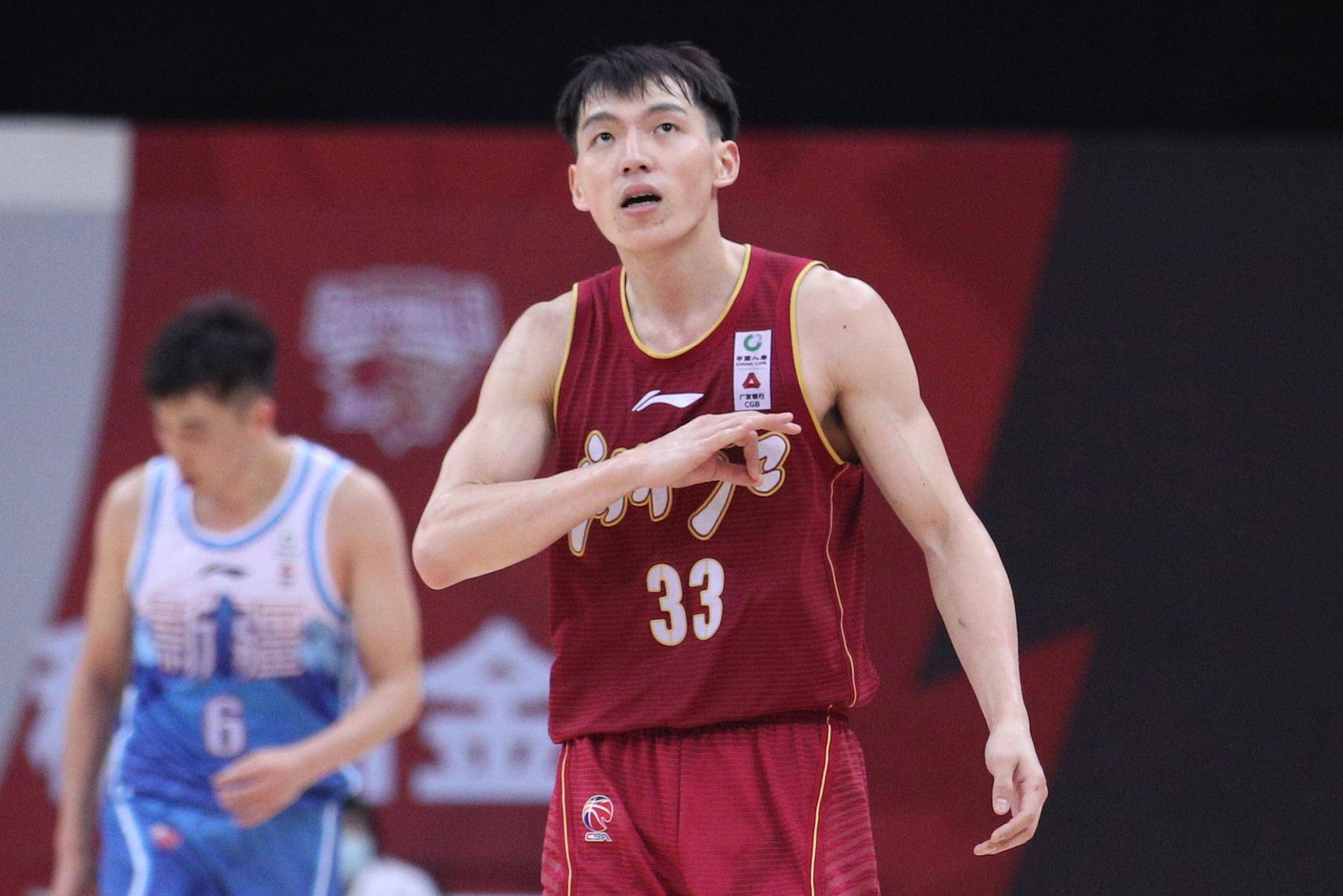 威姆斯非常欣赏杨舒予的打球风格,甚至称她"长得像女版的徐杰和胡明轩