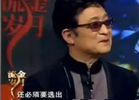 20年前的老片被顶上热搜，炸死功勋犬，导演还被夸“善良”？ 