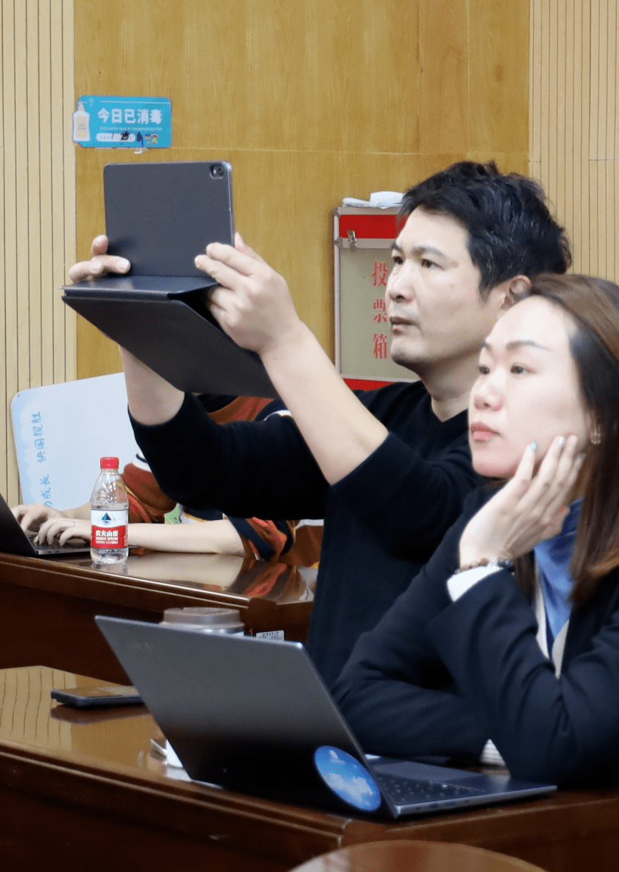 科技含量满满!海亮科技助力快阁苑小学打造智慧"教科节"