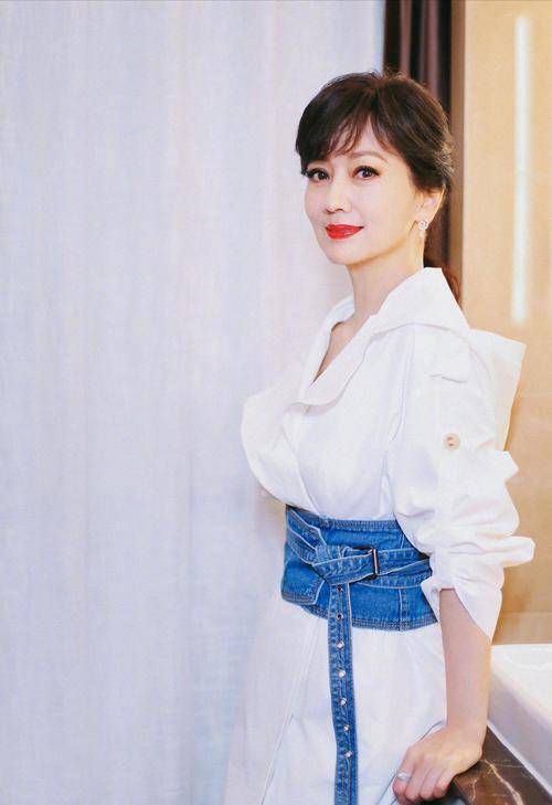 演员【赵雅芝】的经纪人 明星代言签约