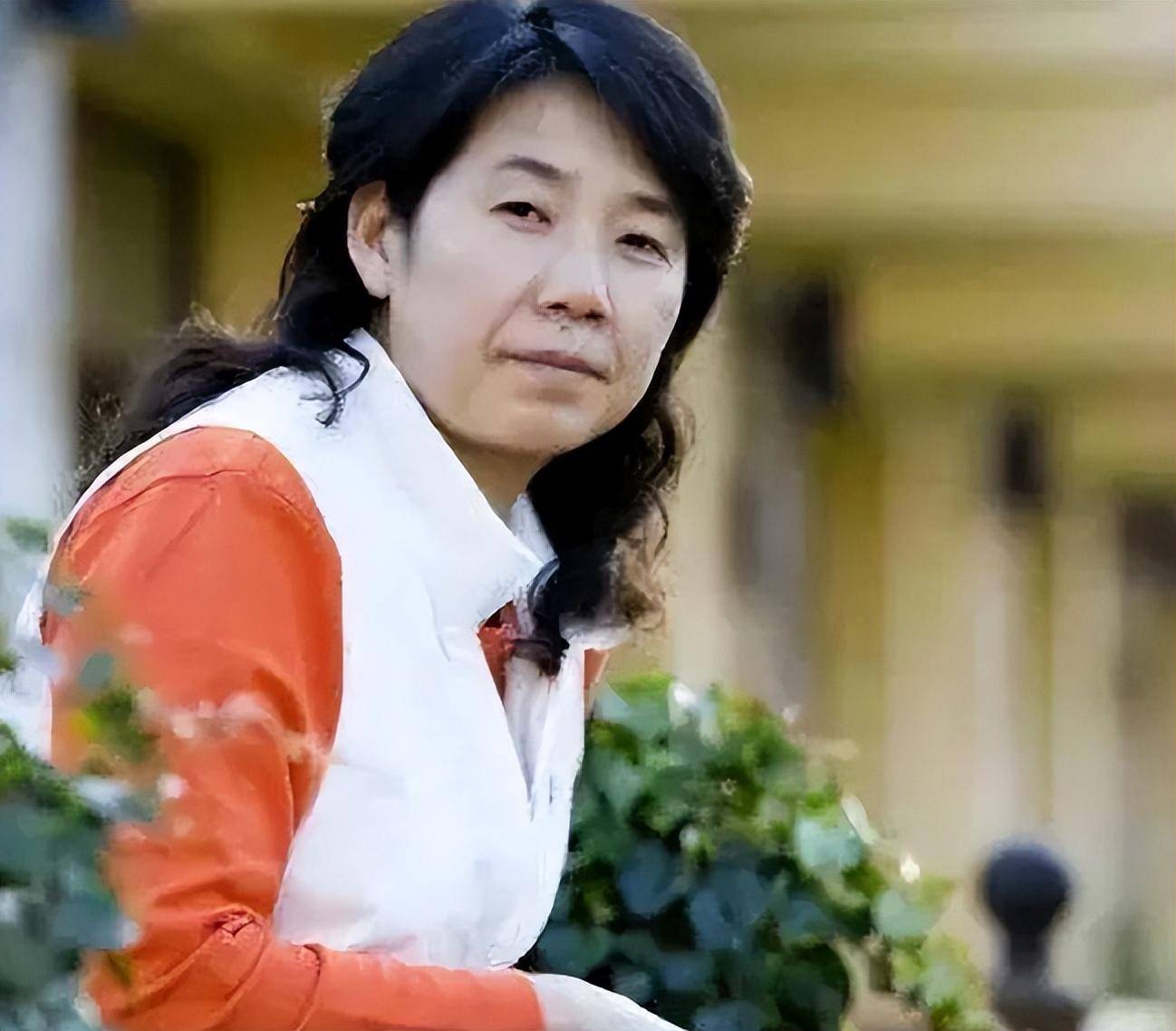 和邓亚萍搭档夺8冠军,退役后成王楠恩师,如今55岁现状令人唏嘘_乔红