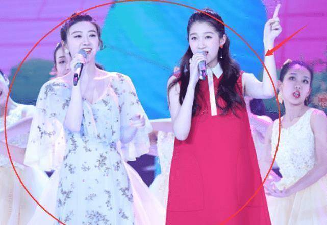 关晓彤景甜未修照堪比"整容",离开百万修图师后,粉丝直说不敢看_剪辑