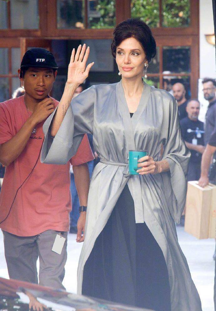 又被安吉丽娜朱莉美到了!