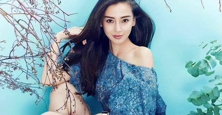 杨颖名下基金注销,海外复出照片被骂,经纪团队疑似解散_黄晓明_网友