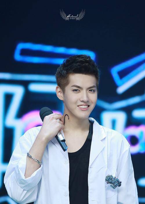 吴亦凡被判刑13年,都美竹发文回应:认清现实别再纠缠_杜耀明_因为