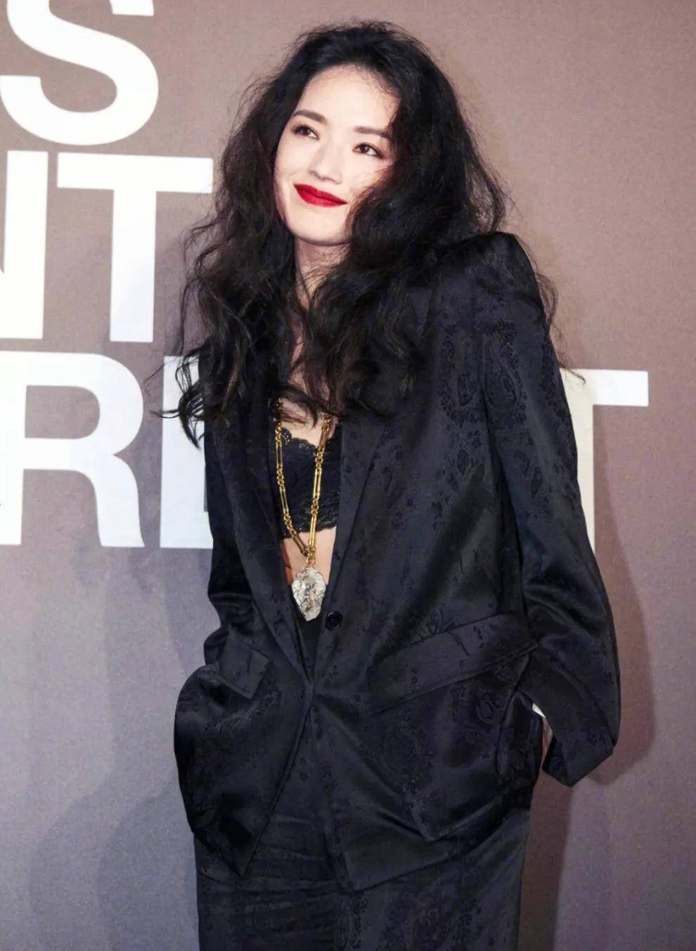 47岁舒淇用松弛感证明,美人不在皮也不在骨,而在魂_珠宝_明星_活动