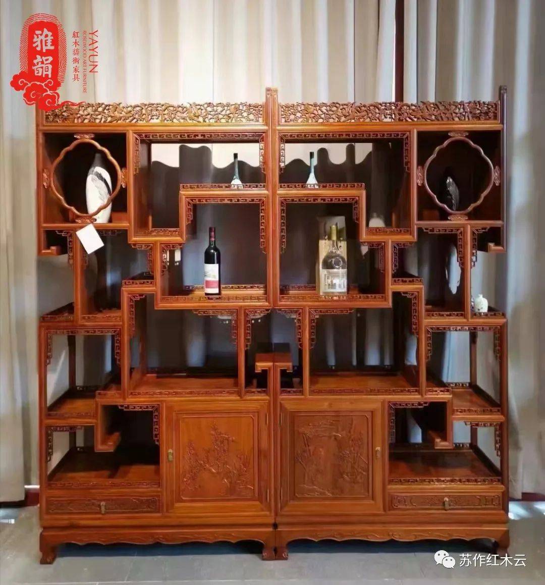 博古架的取材,早期是用松木,楠木,后来改用榉木,酸枝木,花梨木,柘木