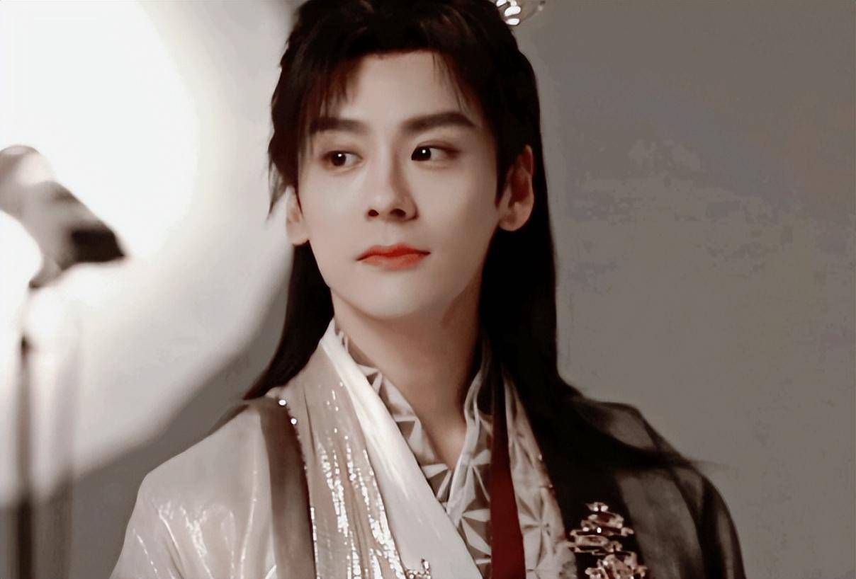 《国色芳华》男二真的是魏哲鸣吗?