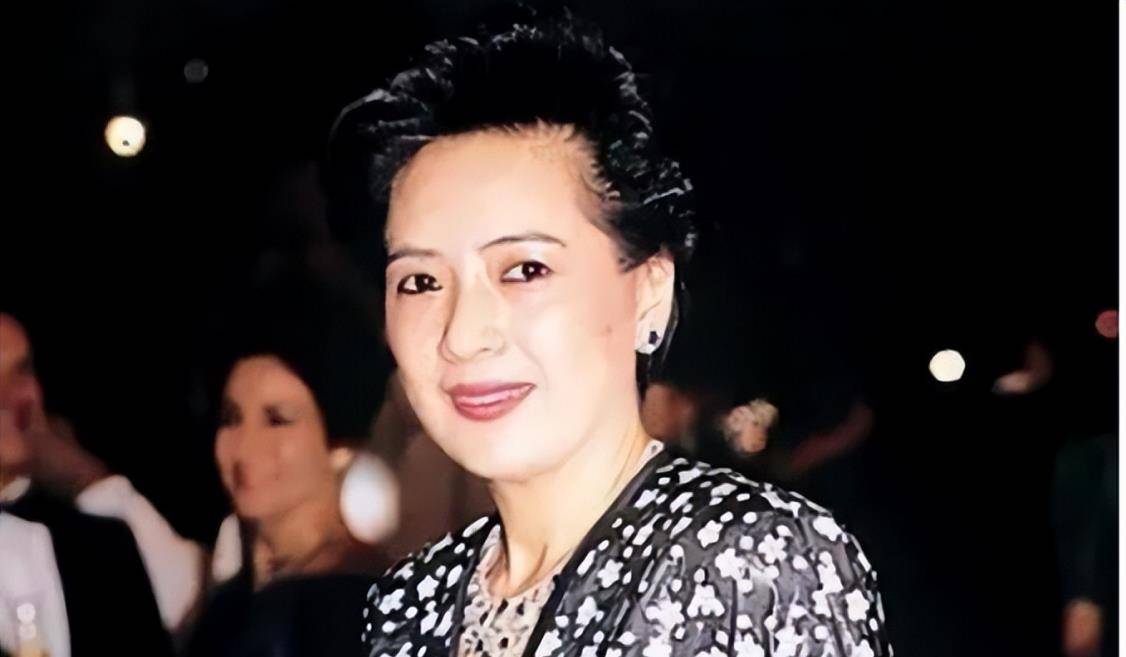 将"现世报"体现得淋漓尽致_刘銮雄_香港_何超琼