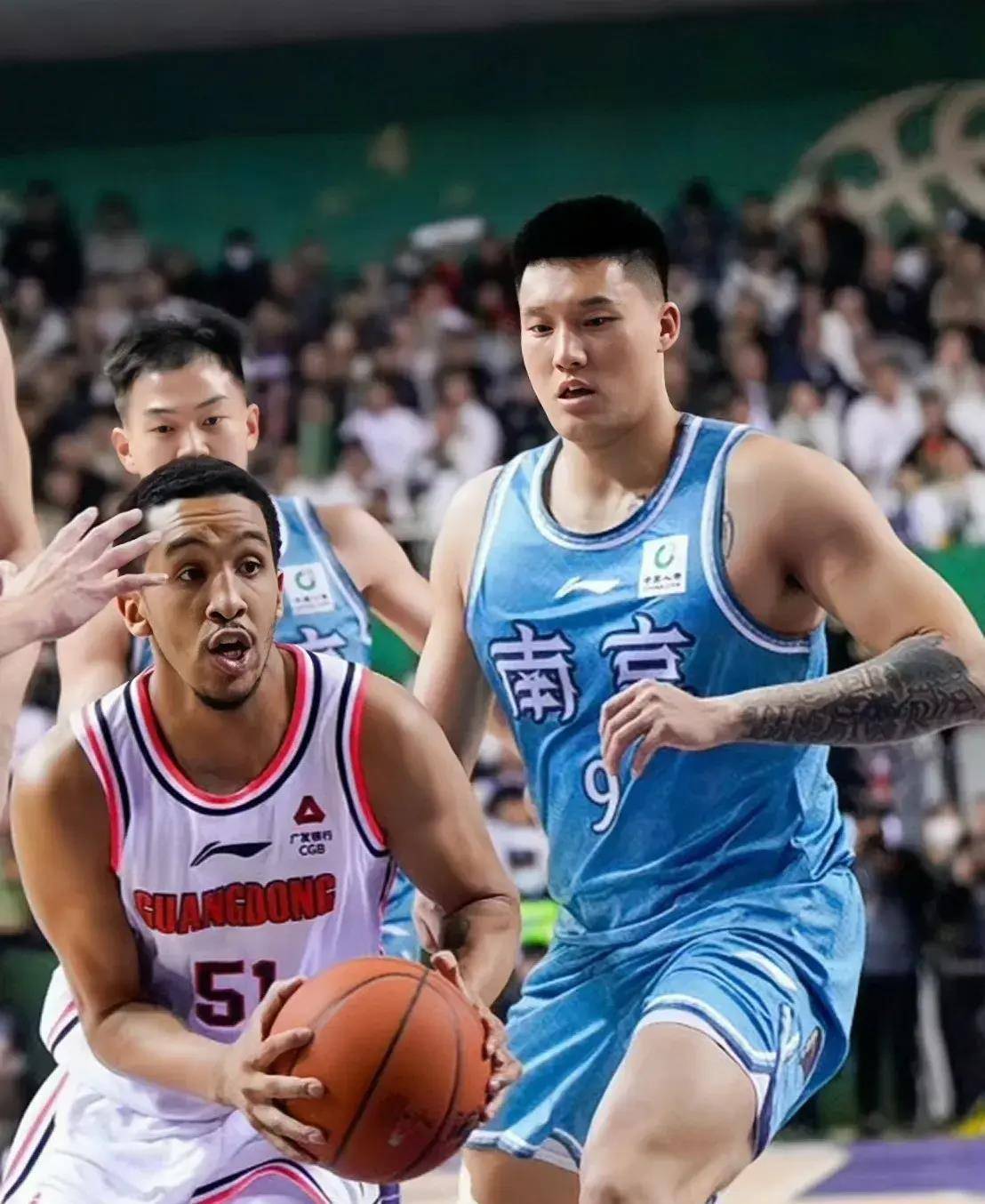 王哲林位居榜首,曾繁日排名第二,李晓旭排名第八_篮板球_球员_前场